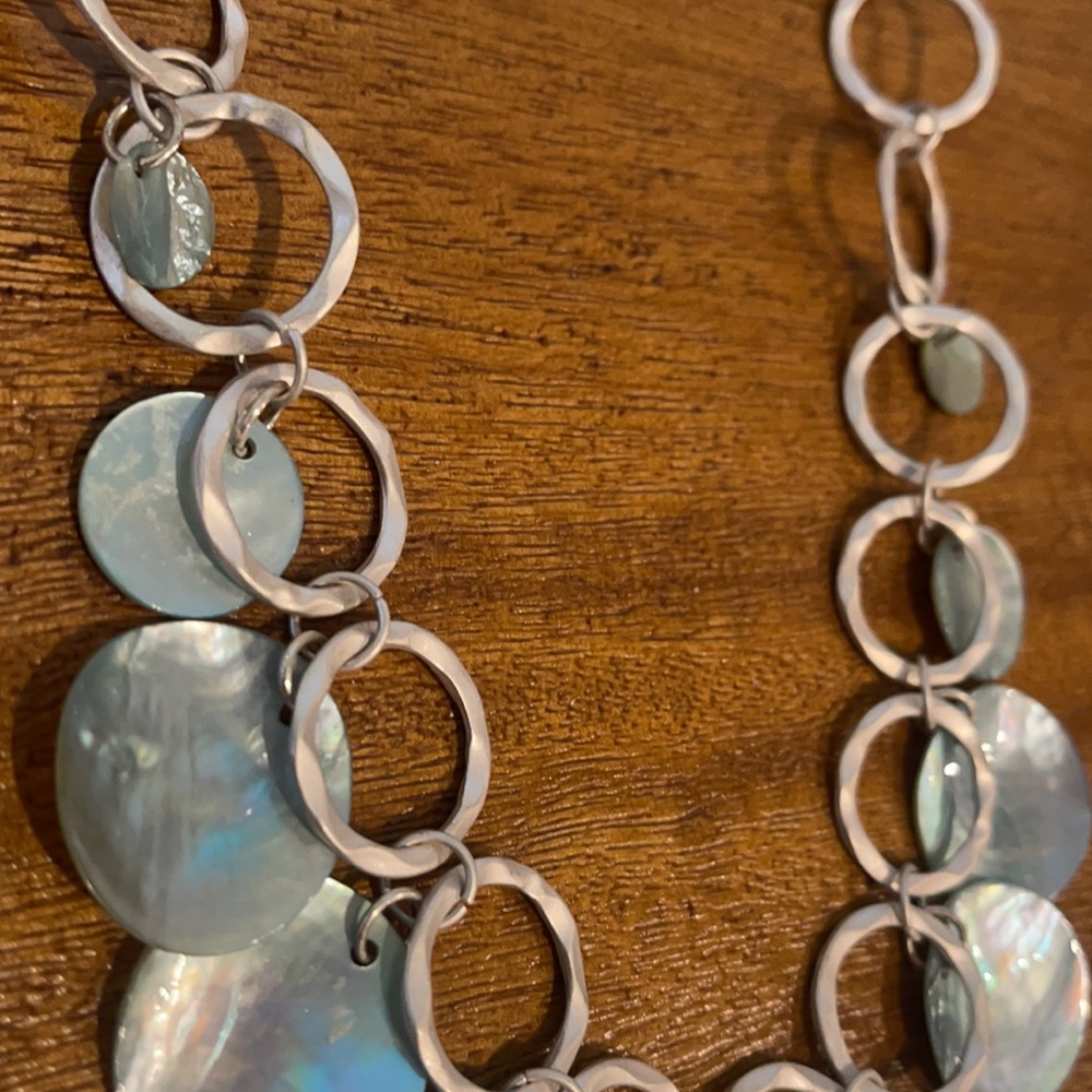 Shell circle necklace - Picture 7 of 8